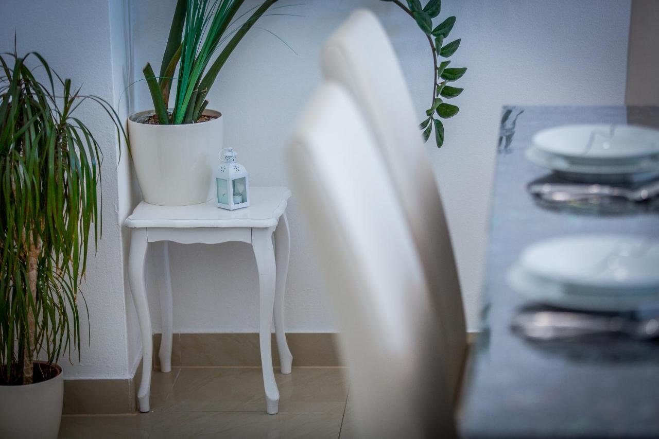 Apartment Luni ล็อควา โรโกซนิตซา ภายนอก รูปภาพ