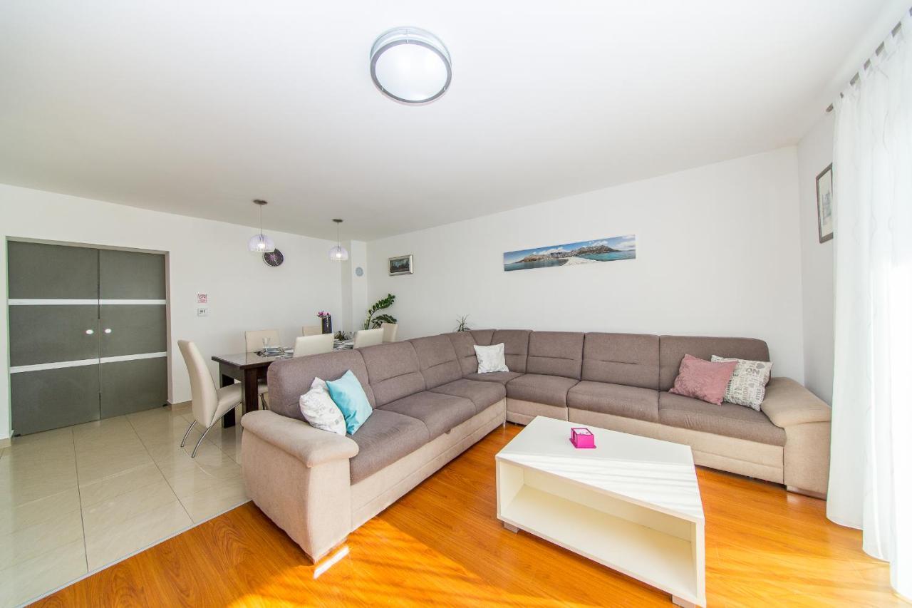 Apartment Luni ล็อควา โรโกซนิตซา ภายนอก รูปภาพ