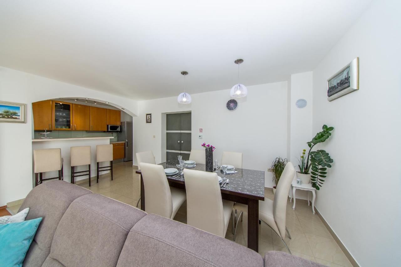 Apartment Luni ล็อควา โรโกซนิตซา ภายนอก รูปภาพ