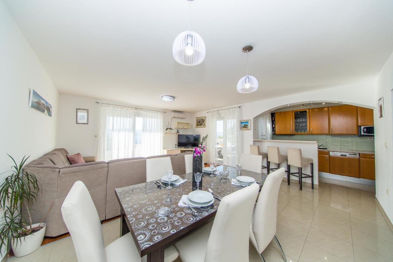 Apartment Luni ล็อควา โรโกซนิตซา ภายนอก รูปภาพ