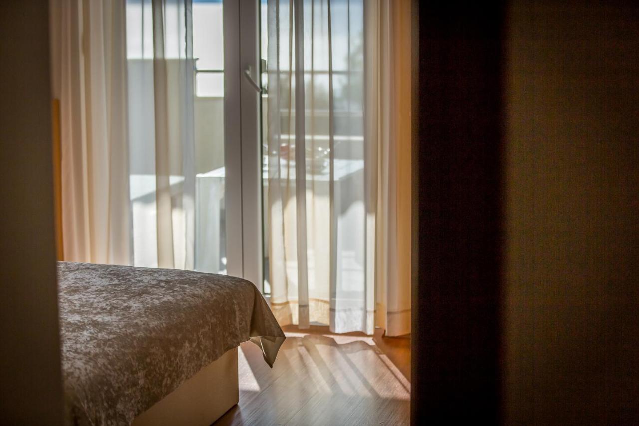 Apartment Luni ล็อควา โรโกซนิตซา ภายนอก รูปภาพ